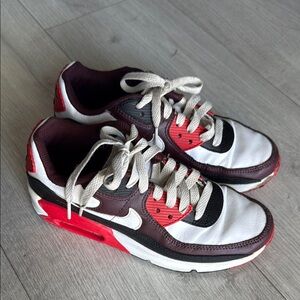 Boys Nike Air Max 90. Red, Black, and White Sneakers. Size 3.